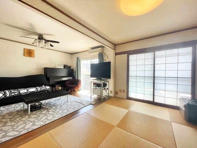 平尾山荘リビング
